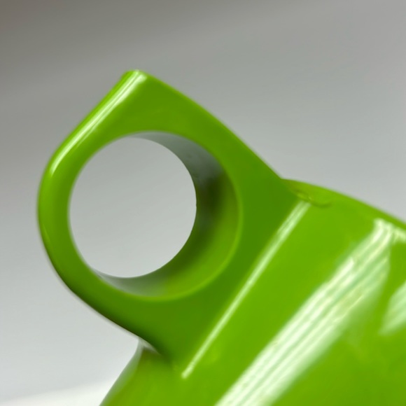 Vintage “G P L “ melmac green stackable coffee/tea mugs - Picture 6 of 7